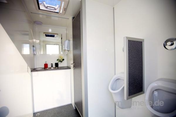 Toilettenwagen mieten & vermieten - Toilettenwagen Lplus / Miettoiletten in Lütjensee