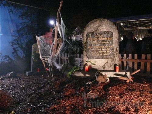 Kulissen mieten & vermieten - Halloween Friedhof in Heringsdorf