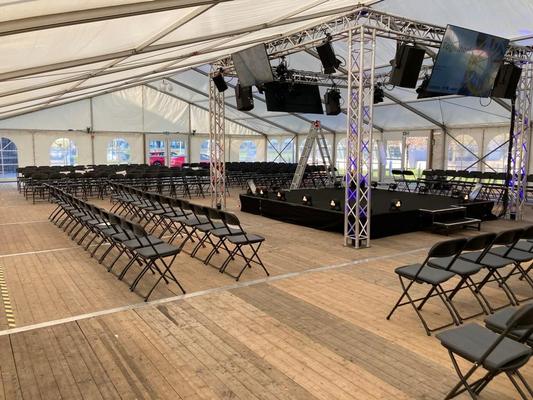 Stühle mieten & vermieten - Klappstuhl Metall Schwarz mieten – Praktische Reihenbestuhlung für Events in Wuppertal