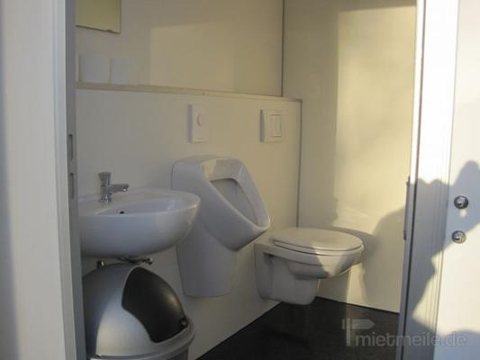Toilettenwagen mieten & vermieten - Toilettenwagen Duschwagen Baustellentoilette in Holdorf