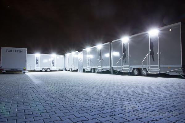 Toilettenwagen mieten & vermieten - Toilettenwagen 4&1 silber in Dorsten