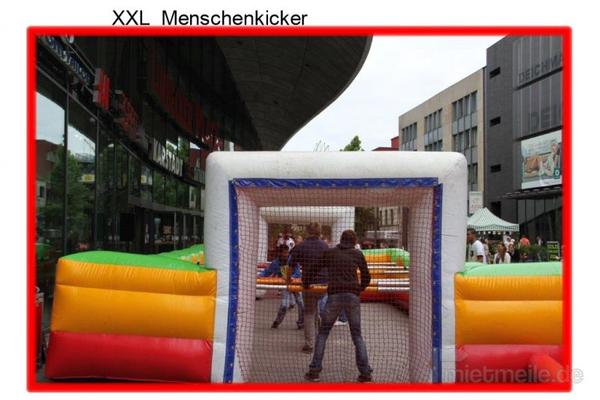Menschenkicker mieten & vermieten - Menschenkicker XXL (Der lebende Tischkicker) in Dinslaken
