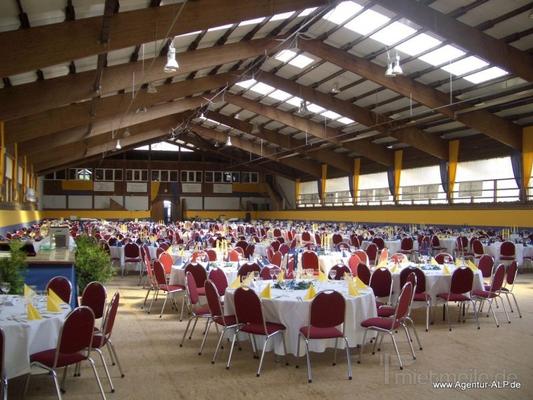 Catering mieten & vermieten - Cateringservice, Partyservice, Festzelte, Mietmöbel für Ihr Firmenevent, Ihr Sommerfest oder Ihre Hochzeitsfeier in Glindenberg