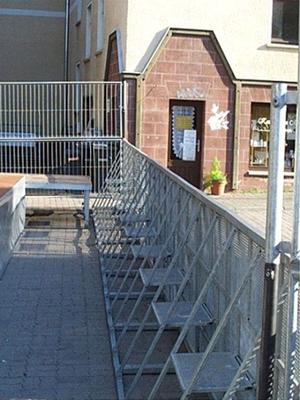 Absperrung mieten & vermieten - Absperrgitter - Bühnenabsperrung in Reinstädt