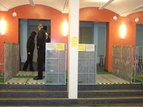 Absperrung mieten & vermieten - Absperrgitter - Eingangsschleuse in Reinstädt