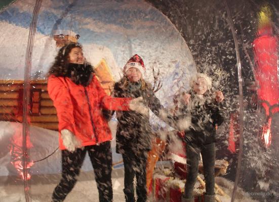 Fotobox mieten & vermieten - Begehbare Schneekugel mieten / Fotoservice / Photo Booth / Foto Station / Photo Point in Aachen