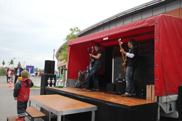 Bühne mieten & vermieten - Mobile Bühne/Bühne/Showbühne/Eventbühne/Veranstaltungsbühne/Erweiterungspaket zur mobilen Bühne in Neumünster