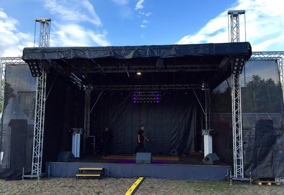 Bühne mieten & vermieten - Open Air Bühne, Event Bühne, Konventionelle Bühne, 6 x 8 x 5m in Neumünster