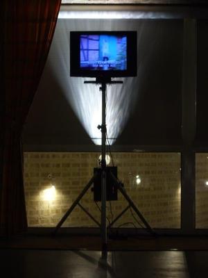LCD Monitore mieten & vermieten - 20" Flat Tv Gerät (4:3) mit Stativ in Neumünster