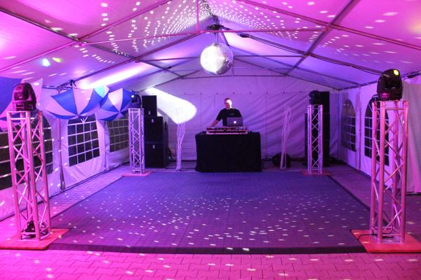 Lichttechnik mieten & vermieten - Moving Head / Moving Strobe / 750 Watt / Event / Showlicht in Neumünster