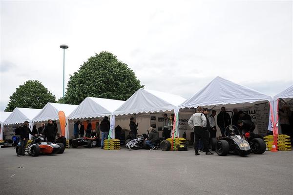 Lichttechnik mieten & vermieten - 8er Bar Scheinwerfer /Beleuchtung in Neumünster