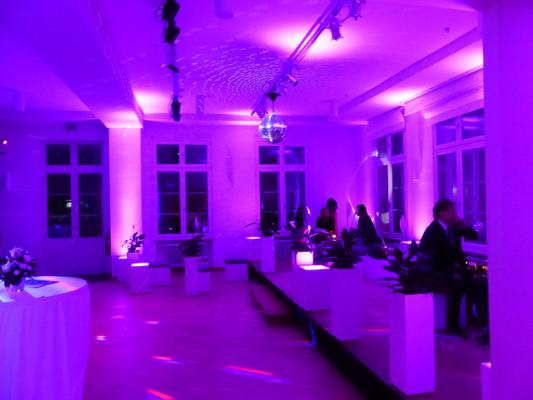 Lichttechnik mieten & vermieten - PAR 56 Floorspot / Scheinwerfer / Bühnenlicht / Showlicht / Partylicht in Neumünster