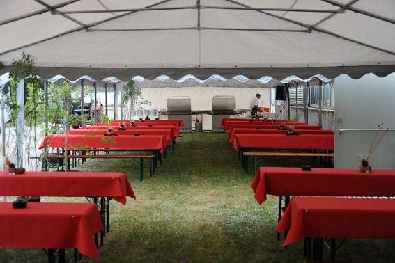 Bühne mieten & vermieten - Tribüne 4 x 10 m/ in verschieden Größen erhältlich in Neumünster