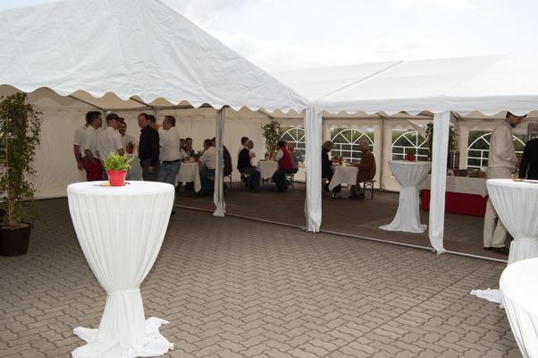 Bühne mieten & vermieten - Tribüne 3 x 6 m/ in verschieden Größen erhältlich in Neumünster