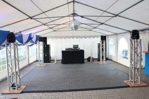 Tanzboden mieten & vermieten - Tanzfläche 8 x 8 m inkl. Auf und Abbau / Tanzboden / Tanzfläche / Abdeckboden / Tanzparkett in Neumünster