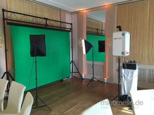 Fotobox mieten & vermieten - Fotobox mit Greenscreen und Druckflatrate in Halstenbek