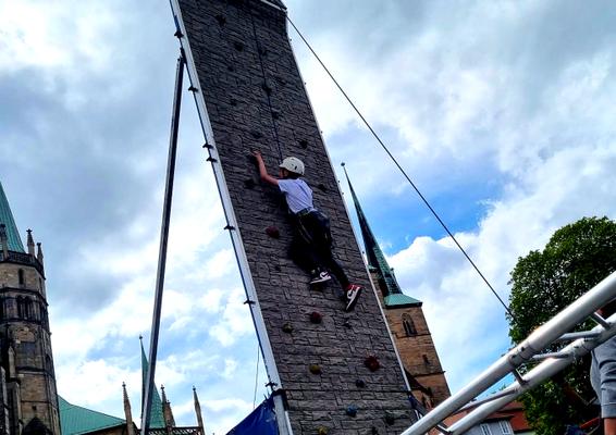 Kletterwand mieten & vermieten - Kletterwand Eiger - Co2 neutral - green event modul in Bramsche