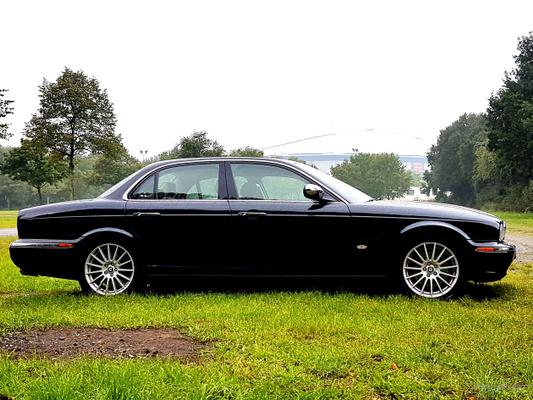 Limousinen mieten & vermieten - Jaguar XJ Limousine Hochzeitsauto ohne Chauffeur in Bochum