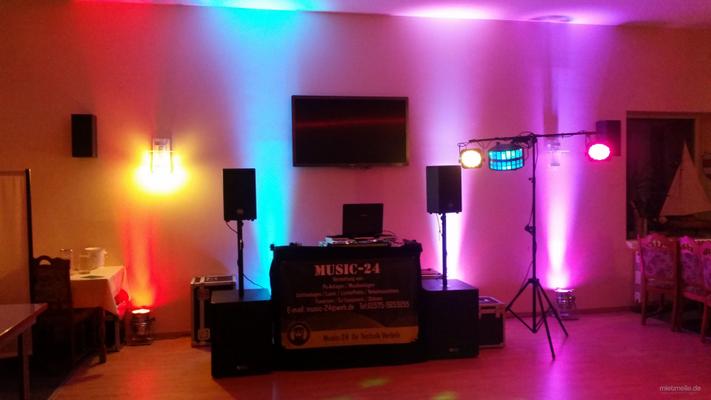 DJ mieten & vermieten - DJ Service / DJ hier Buchen für Geburtstag Hochzeit Straßenfest Festival Disco Musikservice in Wismar