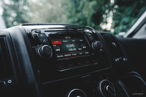 Wohnmobile mieten & vermieten - Westfalia Columbus 600 D und 640 E Luxus-Last-Minute-Wohnmobil, freie Zeiten Oktober bei Ihrem 5-Sterne-Anbieter zwischen Köln und Düsseldorf in Leichlingen