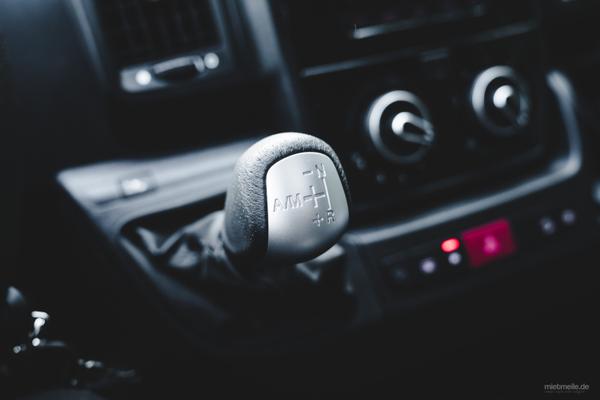 Wohnmobile mieten & vermieten - Westfalia Columbus 600 D und 640 E Luxus-Last-Minute-Wohnmobil, freie Zeiten Oktober bei Ihrem 5-Sterne-Anbieter zwischen Köln und Düsseldorf in Leichlingen
