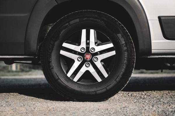Wohnmobile mieten & vermieten - Westfalia Columbus 600 D und 640 E Luxus-Last-Minute-Wohnmobil, freie Zeiten Oktober bei Ihrem 5-Sterne-Anbieter zwischen Köln und Düsseldorf in Leichlingen