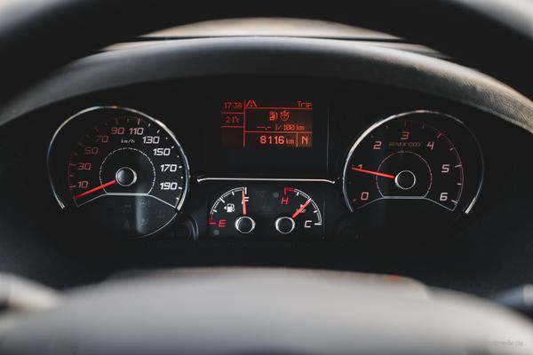 Wohnmobile mieten & vermieten - Westfalia Columbus 600 D und 640 E Luxus-Last-Minute-Wohnmobil, freie Zeiten Oktober bei Ihrem 5-Sterne-Anbieter zwischen Köln und Düsseldorf in Leichlingen