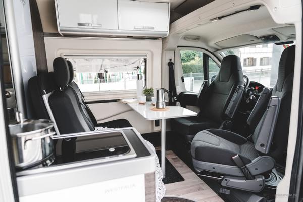Wohnmobile mieten & vermieten - Westfalia Columbus 600 D und 640 E Luxus-Last-Minute-Wohnmobil, freie Zeiten Oktober bei Ihrem 5-Sterne-Anbieter zwischen Köln und Düsseldorf in Leichlingen
