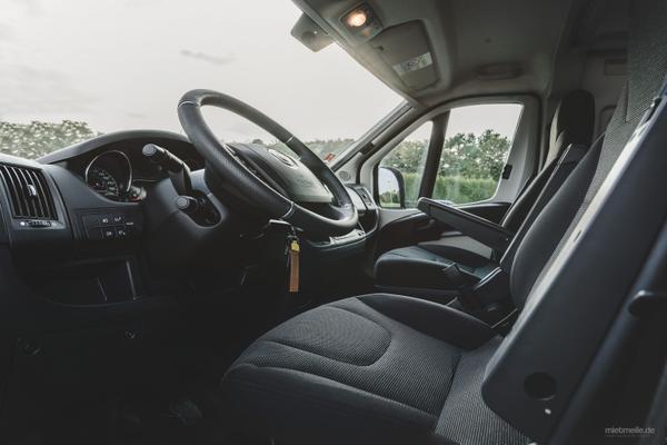 Wohnmobile mieten & vermieten - Westfalia Columbus 600 D und 640 E Luxus-Last-Minute-Wohnmobil, freie Zeiten Oktober bei Ihrem 5-Sterne-Anbieter zwischen Köln und Düsseldorf in Leichlingen