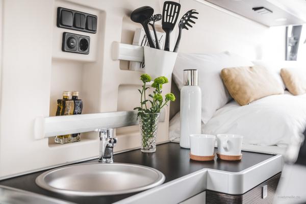 Wohnmobile mieten & vermieten - Westfalia Columbus 600 D und 640 E Luxus-Last-Minute-Wohnmobil, freie Zeiten Oktober bei Ihrem 5-Sterne-Anbieter zwischen Köln und Düsseldorf in Leichlingen