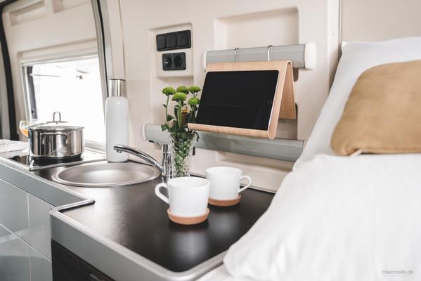Wohnmobile mieten & vermieten - Westfalia Columbus 600 D und 640 E Luxus-Last-Minute-Wohnmobil, freie Zeiten Oktober bei Ihrem 5-Sterne-Anbieter zwischen Köln und Düsseldorf in Leichlingen
