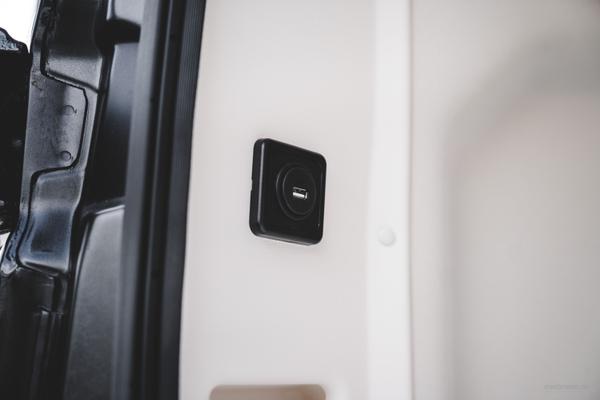 Wohnmobile mieten & vermieten - Westfalia Columbus 600 D und 640 E Luxus-Last-Minute-Wohnmobil, freie Zeiten Oktober bei Ihrem 5-Sterne-Anbieter zwischen Köln und Düsseldorf in Leichlingen