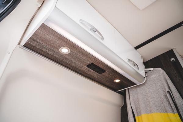 Wohnmobile mieten & vermieten - Westfalia Columbus 600 D und 640 E Luxus-Last-Minute-Wohnmobil, freie Zeiten Oktober bei Ihrem 5-Sterne-Anbieter zwischen Köln und Düsseldorf in Leichlingen