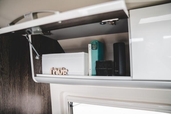 Wohnmobile mieten & vermieten - Westfalia Columbus 600 D und 640 E Luxus-Last-Minute-Wohnmobil, freie Zeiten Oktober bei Ihrem 5-Sterne-Anbieter zwischen Köln und Düsseldorf in Leichlingen