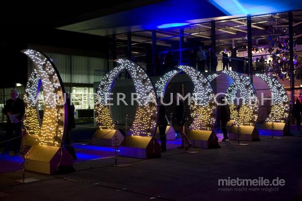 Weihnachtsdekoration mieten & vermieten - Halbmonde - WUNDERRÄUME GmbH vermietet: Dekoration/Kulisse für Event, Messe, Veranstaltung, Incentive, Mitarbeiterfest, Firmenjubiläum in Lichtenstein/Sachsen