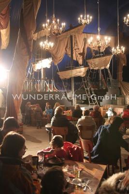 Leuchten & Lampen mieten & vermieten - 80x Kronleuchter; viele Farben & Grössen, WUNDERRÄUME GmbH vermietet: Dekoration/Kulisse für Event, Messe, Veranstaltung, Incentive, Mitarbeiterfest, Firmenjubiläum in Lichtenstein/Sachsen