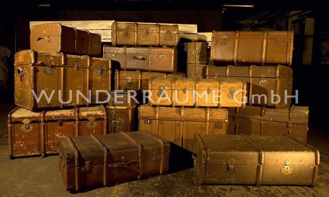 Antik & Rustikal mieten & vermieten - Historische Reisekoffer - WUNDERRÄUME GmbH vermietet: Dekoration/Kulisse für Event, Messe, Veranstaltung, Incentive, Mitarbeiterfest, Firmenjubiläum in Lichtenstein/Sachsen