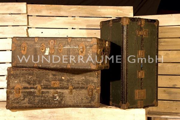 Antik & Rustikal mieten & vermieten - Historische Reisekoffer - WUNDERRÄUME GmbH vermietet: Dekoration/Kulisse für Event, Messe, Veranstaltung, Incentive, Mitarbeiterfest, Firmenjubiläum in Lichtenstein/Sachsen