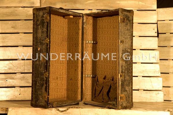 Antik & Rustikal mieten & vermieten - Historische Reisekoffer - WUNDERRÄUME GmbH vermietet: Dekoration/Kulisse für Event, Messe, Veranstaltung, Incentive, Mitarbeiterfest, Firmenjubiläum in Lichtenstein/Sachsen
