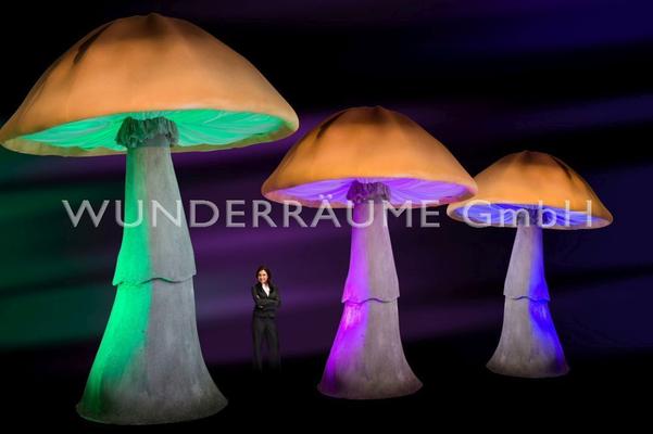 Weihnachtsdekoration mieten & vermieten - 10 Riesenpilze bis 5m Höhe - Pilze XXL, WUNDERRÄUME GmbH vermietet: Dekoration / Kulisse für Event, Messe, Veranstaltung, Incentive, Mitarbeiterfest, Firmenjubiläum in Lichtenstein/Sachsen