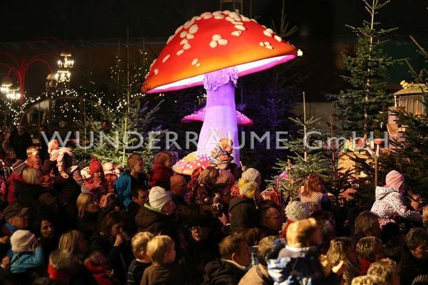 Weihnachtsdekoration mieten & vermieten - 10 Riesenpilze bis 5m Höhe - Pilze XXL, WUNDERRÄUME GmbH vermietet: Dekoration / Kulisse für Event, Messe, Veranstaltung, Incentive, Mitarbeiterfest, Firmenjubiläum in Lichtenstein/Sachsen
