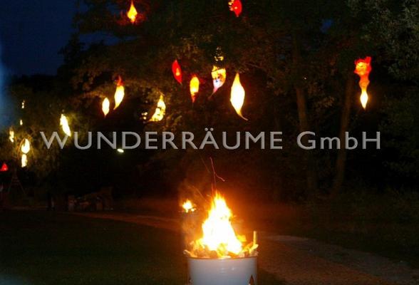 Kulissen mieten & vermieten - Lichtkokons für Bäume, Fassaden, Säle uvm WUNDERRÄUME GmbH vermietet: Dekoration / Kulisse für Event, Messe, Veranstaltung, Incentive, Mitarbeiterfest, Firmenjubiläum in Lichtenstein/Sachsen