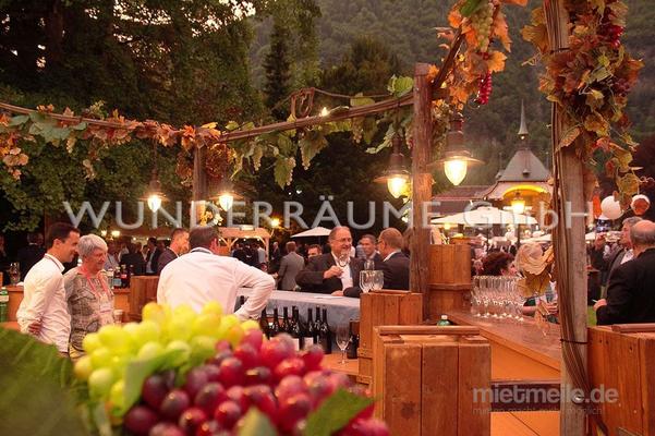 Mobile Bar mieten & vermieten - Weinbar - WUNDERRÄUME GmbH vermietet: Dekoration/Kulisse für Event, Messe, Veranstaltung, Incentive, Mitarbeiterfest, Firmenjubiläum in Lichtenstein/Sachsen