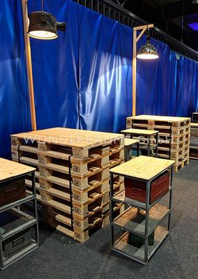 Antik & Rustikal mieten & vermieten - Paletten-Stehtisch - WUNDERRÄUME GmbH vermietet: Dekoration/Kulisse für Event, Messe, Veranstaltung, Incentive, Mitarbeiterfest, Firmenjubiläum in Lichtenstein/Sachsen