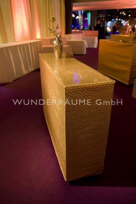 Kulissen mieten & vermieten - Stehtisch Glamour in silber und gold - WUNDERRÄUME GmbH vermietet: Dekoration/Kulisse für Event, Messe, Veranstaltung, Incentive, Mitarbeiterfest, Firmenjubiläum in Lichtenstein/Sachsen