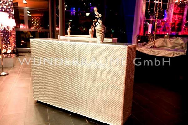 Kulissen mieten & vermieten - Stehtisch Glamour in silber und gold - WUNDERRÄUME GmbH vermietet: Dekoration/Kulisse für Event, Messe, Veranstaltung, Incentive, Mitarbeiterfest, Firmenjubiläum in Lichtenstein/Sachsen