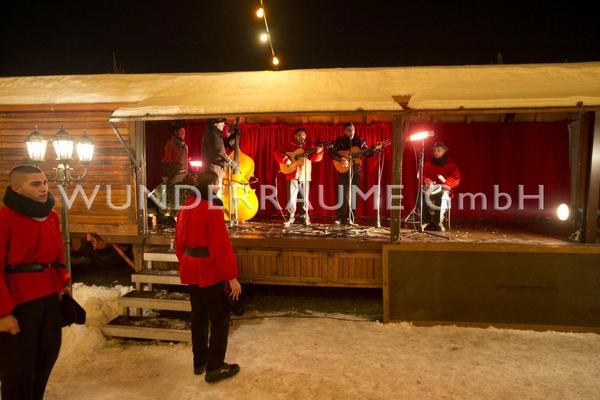 Bühne mieten & vermieten - Zirkuswagen als Bühne - Bühnenwagen; WUNDERRÄUME GmbH vermietet: Dekoration/Kulisse für Event, Messe, Veranstaltung, Incentive, Mitarbeiterfest, Firmenjubiläum in Lichtenstein/Sachsen