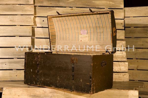 Requisiten mieten & vermieten - Historische Reise-/Schatztruhen 04 - WUNDERRÄUME GmbH vermietet: Dekoration/Kulisse für Event, Messe, Veranstaltung, Incentive, Mitarbeiterfest, Firmenjubiläum in Lichtenstein/Sachsen