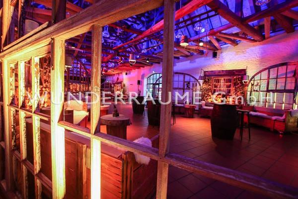 Kulissen mieten & vermieten - rustikale Fensterkulisse - WUNDERRÄUME GmbH vermietet: in Lichtenstein/Sachsen