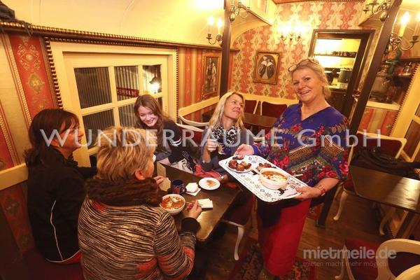 Saisonale Dekoration mieten & vermieten - Zirkuswagen als Café & Restaurant; edel, WUNDERRÄUME GmbH vermietet: Dekoration/Kulisse für Event, Messe, Veranstaltung, Incentive, Mitarbeiterfest, Firmenjubiläum in Lichtenstein/Sachsen
